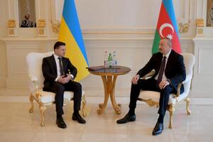 Зеленский обсудил с Алиевым строительство дорог в Украине