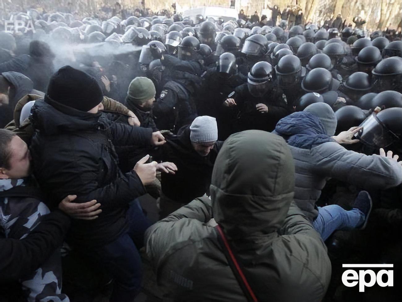 Унаслідок сутичок під Верховною Радою постраждали 17 правоохоронців і двоє цивільних