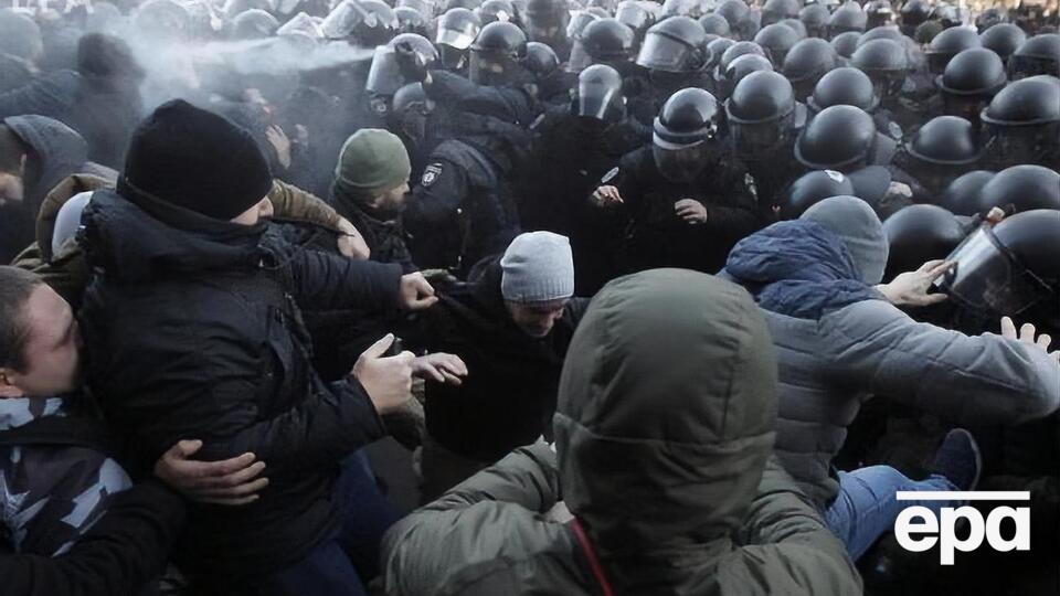 Унаслідок сутичок під Верховною Радою постраждали 17 правоохоронців і двоє цивільних