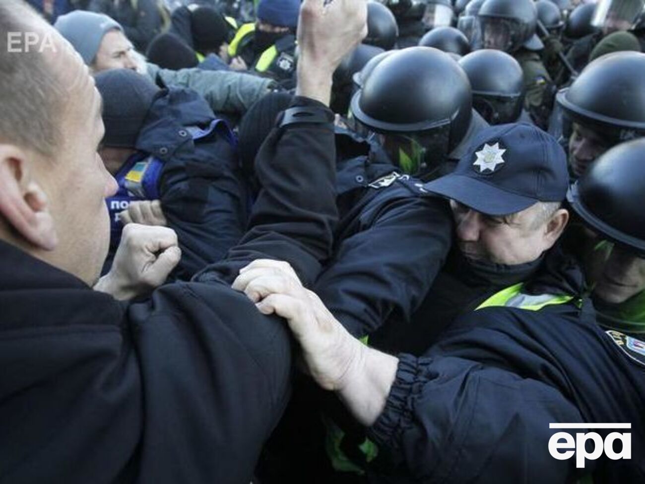 Унаслідок сутичок постраждали 17 правоохоронців і двоє мітингувальників