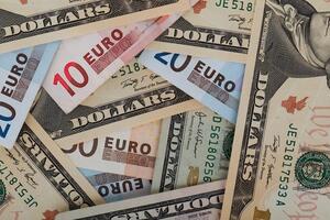 НБУ установил курс валют на 18 декабря