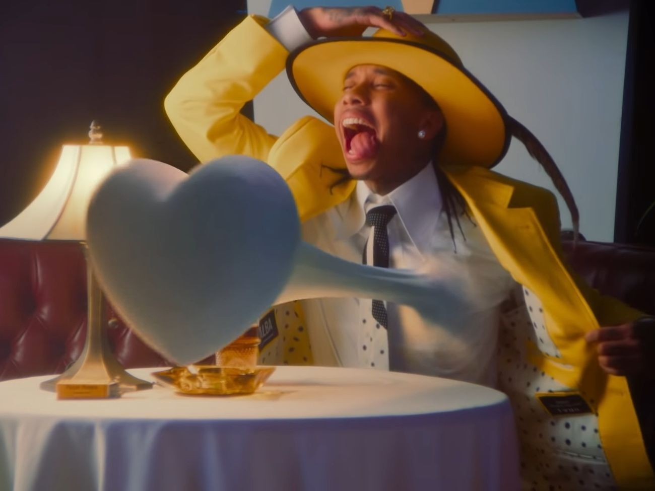 Образ репера Tyga в новому кліпі створений за мотивами фільму "Маска"