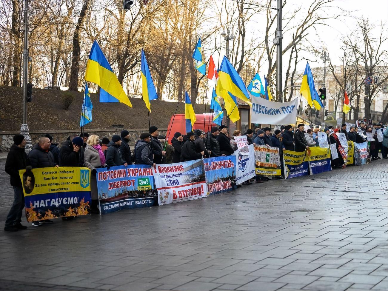 Митингующие&nbsp;потребовали отставки чиновника