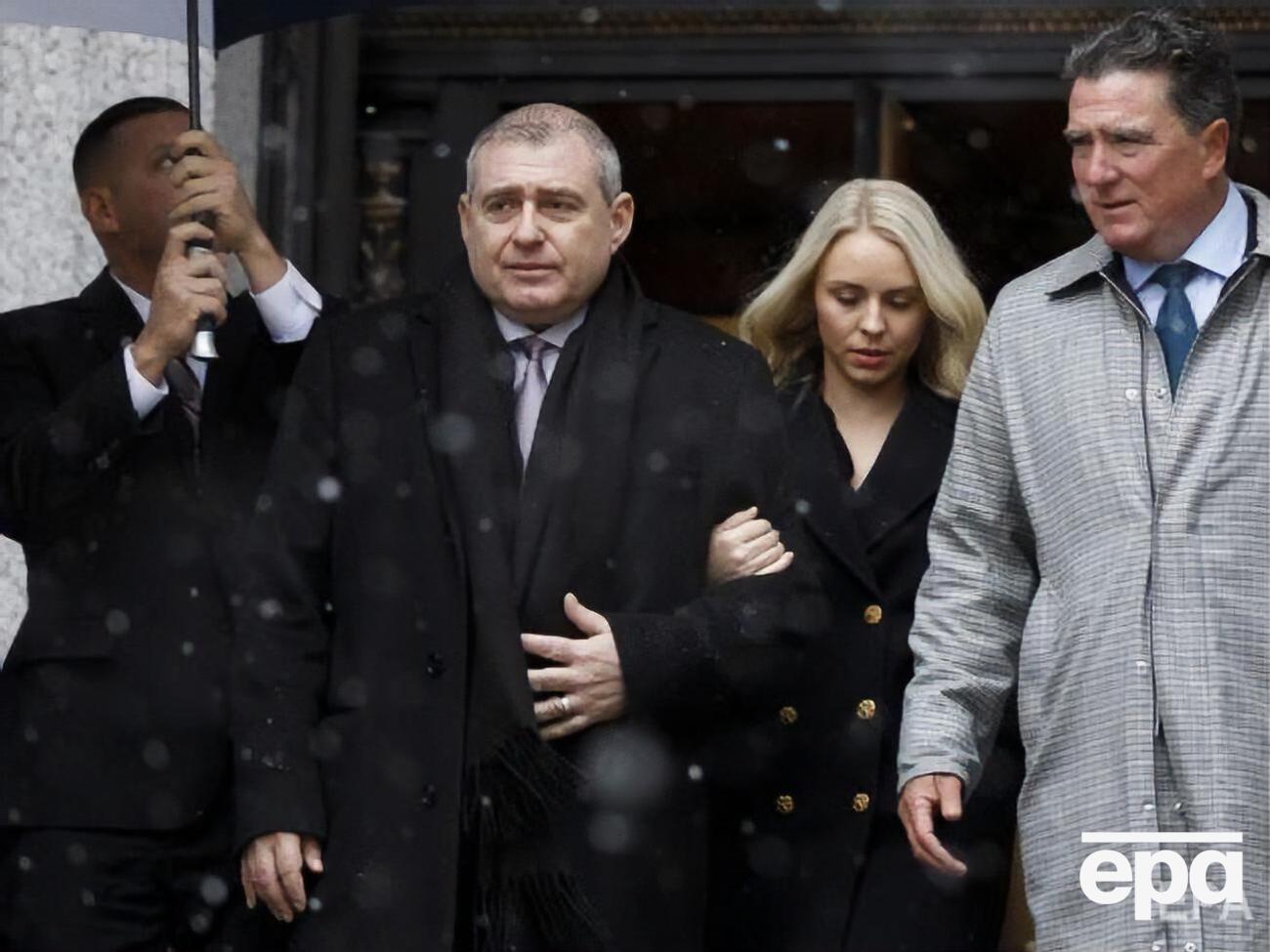 Одержувачем грошей була дружина Парнаса Світлана