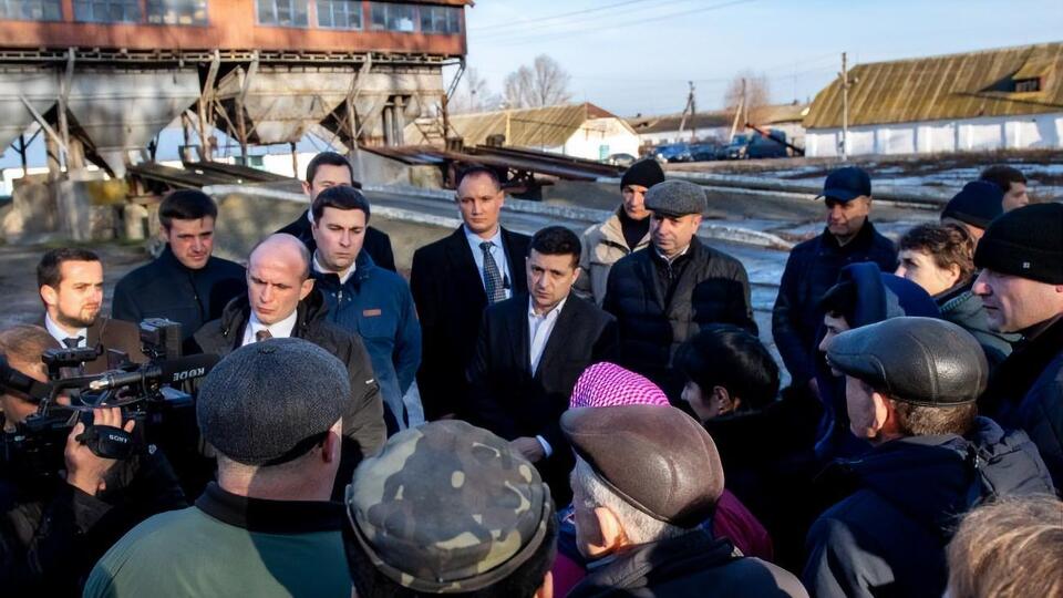 Зеленский встречался с фермерами, которые пожаловались на "соевые поправки"