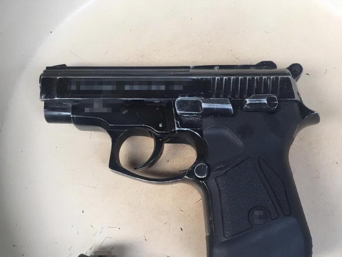 СБУ изъяла у иностранца оружие