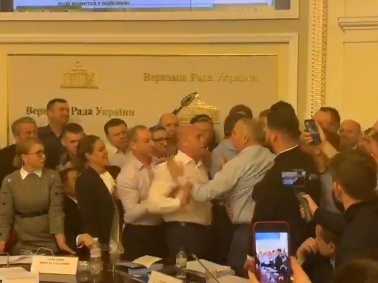 Во время стычки&nbsp;Кива толкнул Шуфрича