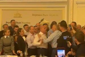 Во время стычки Кива толкнул Шуфрича