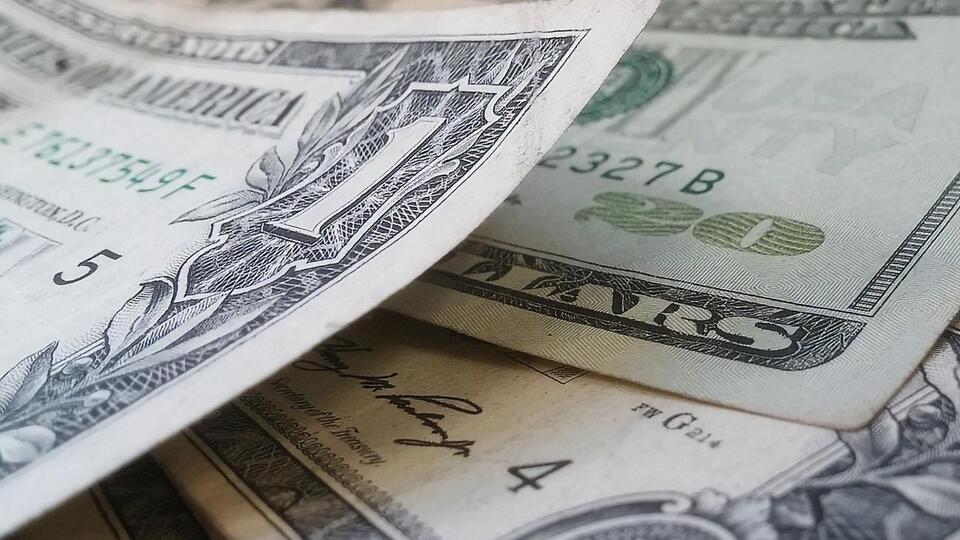 НБУ установил курс валют на 19 декабря