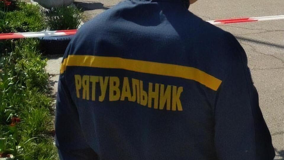 Рятувальники виявили у школі артилерійські снаряди, гранати, підривники