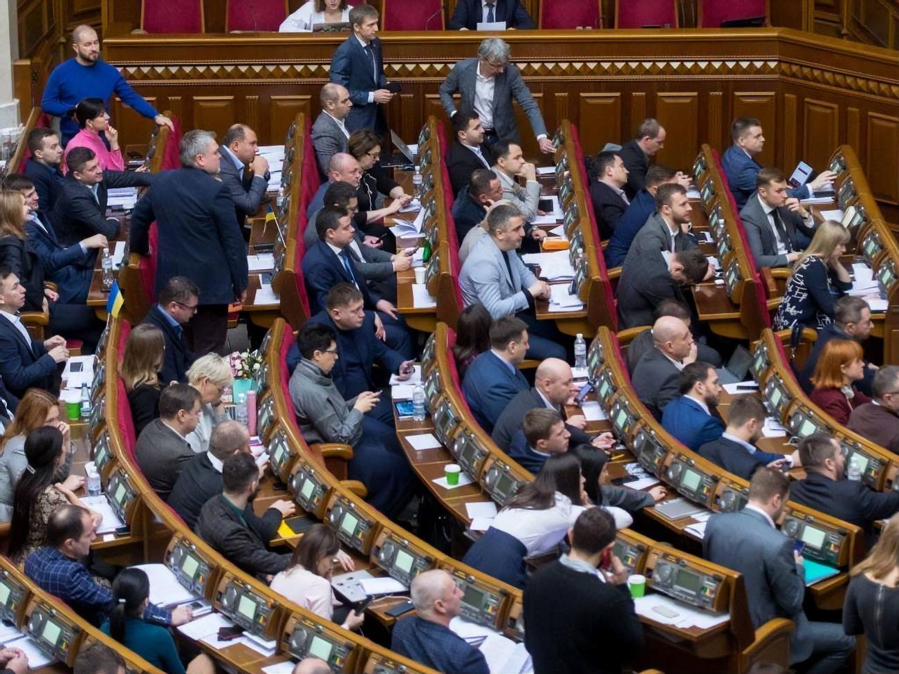 Президент 13 декабря зарегистрировал в Раде проект закона №2598