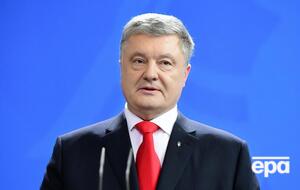 По данным СМИ, администрация Порошенко якобы платила СМИ и блогерам, чтобы влиять на общественное мнение