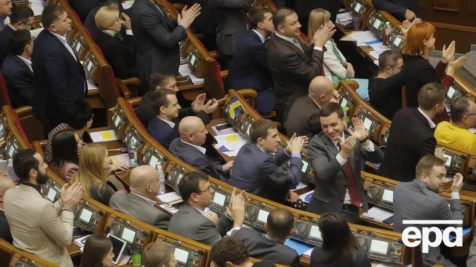 ОПЗЖ є лідером за кількістю кнопкодавів у Верховній Раді ІХ скликання, повідомляє "Чесно"