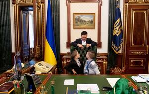 Зеленський показав дітям своє робоче місце