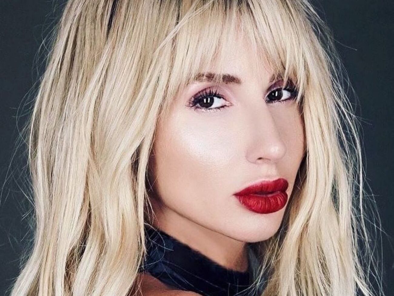 Loboda про бабусю: Зараз ми бачимося рідко, але під час зустрічі я розчиняюся в теплі й турботі...