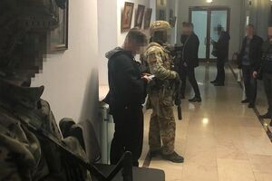 Керівнику генпідрядника аеропорту "Одеса" оголосили про підозру