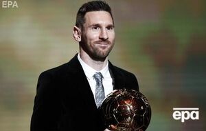Месси получил шестой "Золотой мяч" в карьере