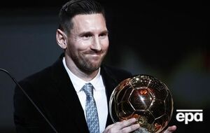Месси получил шестой "Золотой мяч" в карьере