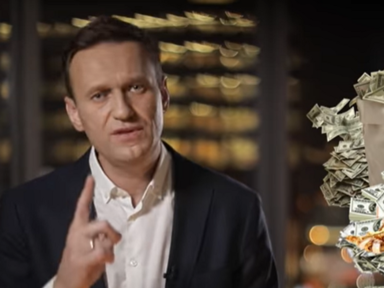 Навальный утверждает, что&nbsp;телеведущая регулярно&nbsp;пользуется&nbsp;бизнес-джетом&nbsp;Bombardier Global 6000&nbsp;и 62-метровой яхтой SEA&US