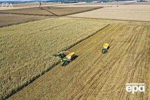 Із 2002 року в Україні діє мораторій на продаж земель сільськогосподарського призначення