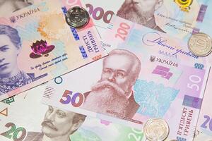 НБУ планує поступово скоротити банкнотно-монетний ряд до 12 позицій