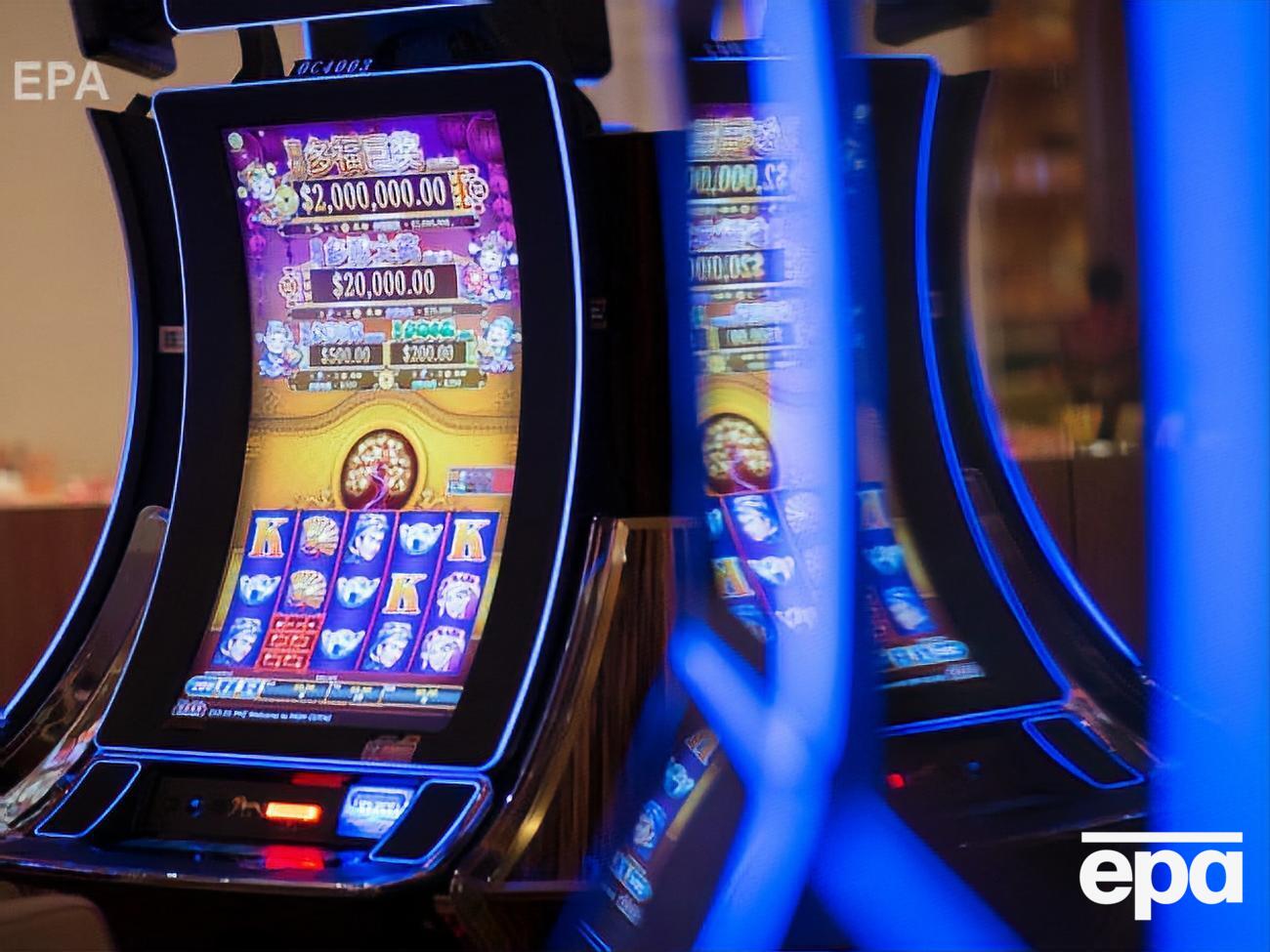 Прем'єр-міністр України Олексій Гончарук повідомив, що правоохоронці мають припинити діяльність залів гральних автоматів до кінця 2019 року