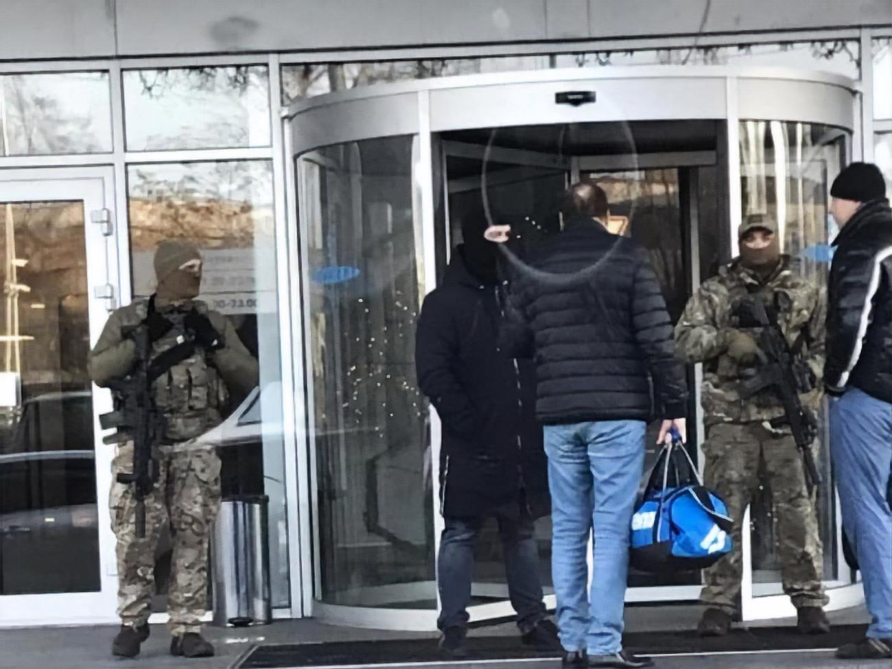 У спортклубі "5 елемент" проводять обшуки