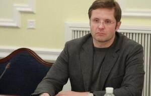 Андрій Холодов: У мене була частка в невеликому заводі, який виробляв алюмінієві профілі, також на ньому робили й кіоски. Це єдина моя причетність до "мафії кіоскерів", як мене назвали в деяких матеріалах ЗМІ