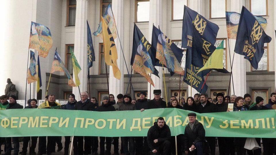 Представники "Нацкорпусу" підкреслили, що президент України Володимир Зеленський ігнорує протести аграріїв