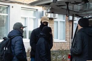 В офісі "Європейської солідарності" заявили, що будівлю заблокували невідомі люди