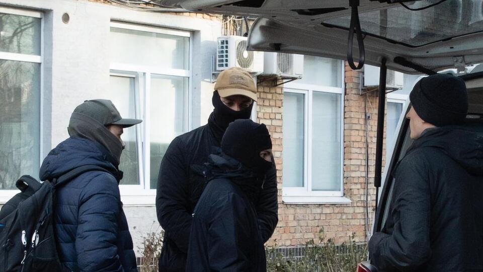 В офісі "Європейської солідарності" заявили, що будівлю заблокували невідомі люди