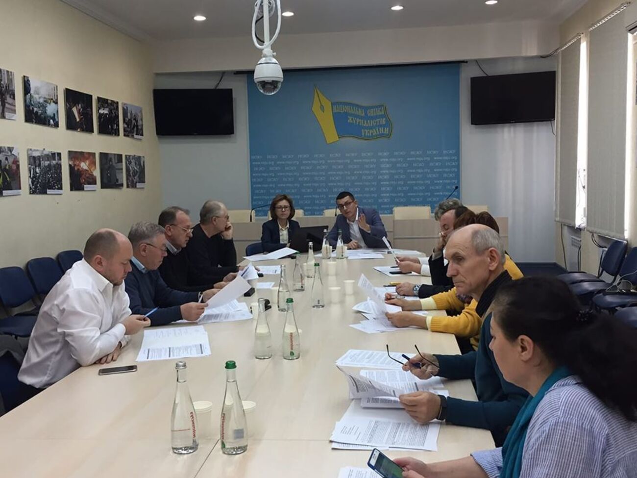 Томіленко (у центрі) заявив, що Бородянський уникає дискусії із НСЖУ