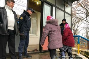 Поліція забезпечує правопорядок на місцевих виборах в Україні