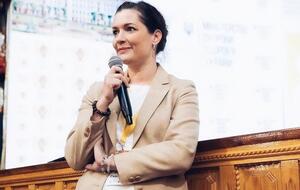 Скалецкая: Надо навести порядок в принятии решений в министерстве. Это уже лучше, чем ручное управление или решения с потолка. Смотрим на систему и исправляем. А те, кто вокруг нас бегают, кричат, машут, – это не имеет значения