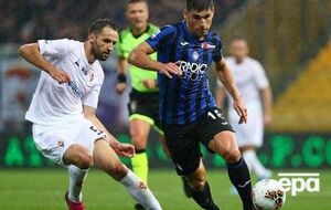 Малиновский (справа) отметился вторым ассистом за "Аталанту"