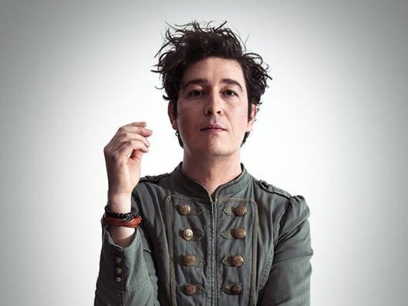 Pianoбой:&nbsp;Премьера только для людей с крепкими нервами! Обнимашковая опасность! Харассмент Деда Мороза! Летающие собаки и салаты, душевные разговоры с деревяхой в руке