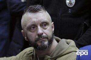 Антоненко не відповідає слідству на запитання про знайдену в нього міну