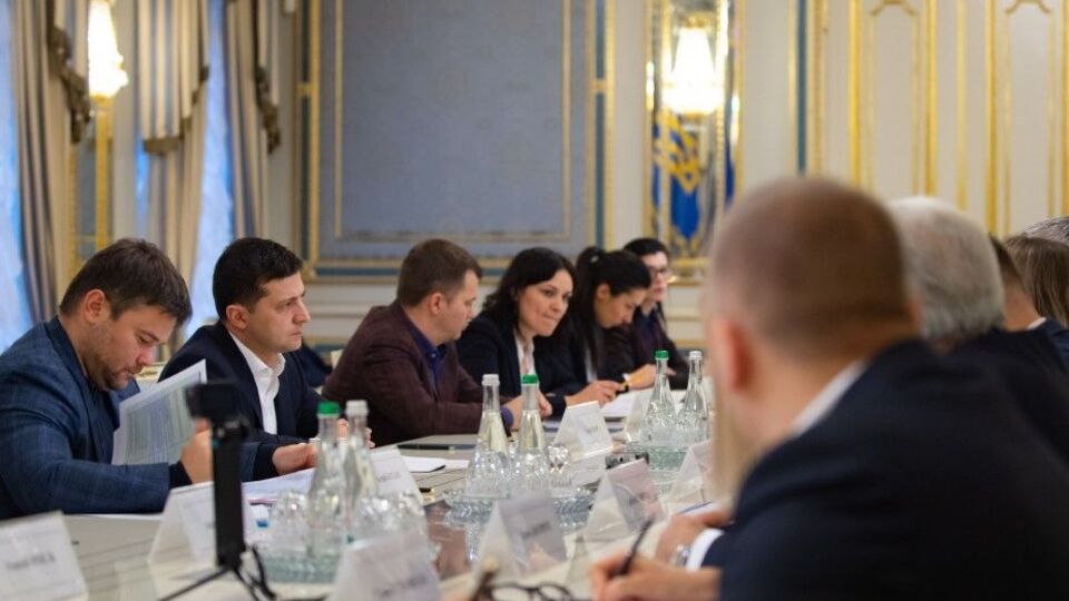 Во время встречи стороны обсудили вопросы снижения цен на топливо на украинских АЗС и детенизацию рынка, сообщили в пресс-службе