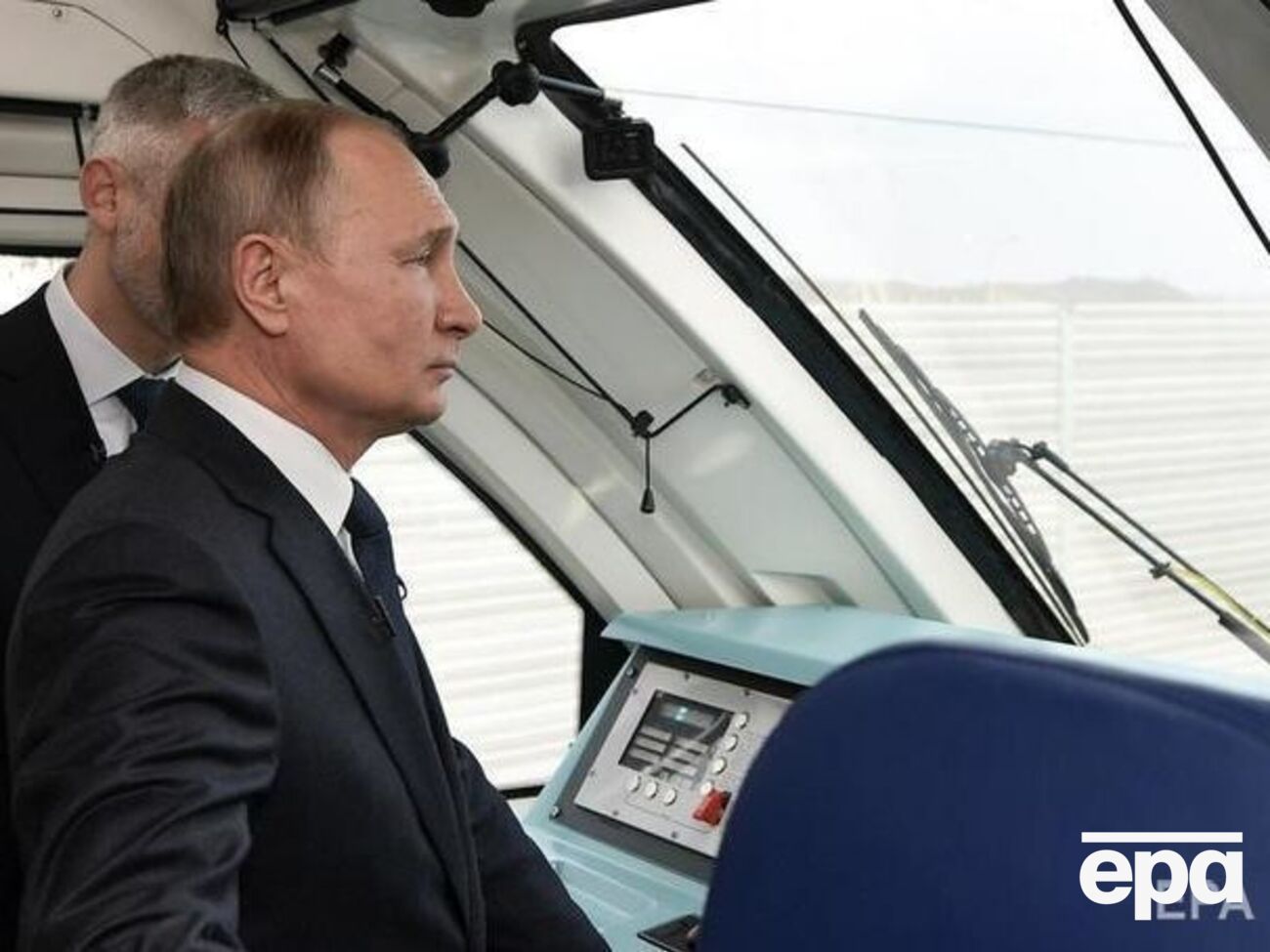 23 грудня Путін проїхав у кабіні машиніста в поїзді, який прямував Кримським мостом