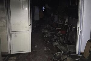 В результате пожара сгорела только одна палата, остальные помещения могут быть пригодны для проживания после обновления электроснабжения и ликвидации последствий пожара, сообщила Денисова