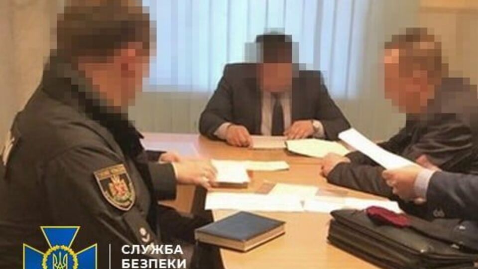 СБУ: Мэр Коростышева не обеспечил проверку качества ремонта дорог