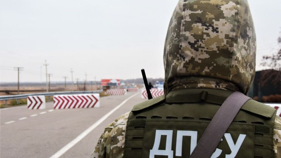 На админгранице с Крымом действует контрольно-пропускной режим