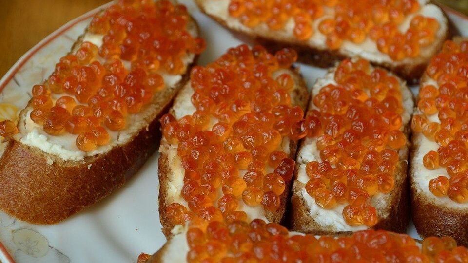 Червона ікра в Росії заражена кишковою паличкою