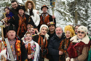 Зірки вже зараз активно готуються до новорічних свят – замовляють ексклюзивні прикраси та вбрання у модних дизайнерів