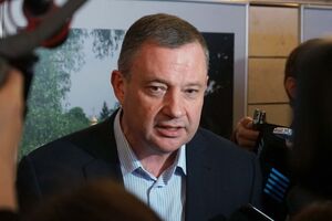 Дубневич має здати на зберігання паспорт для виїзду за кордон