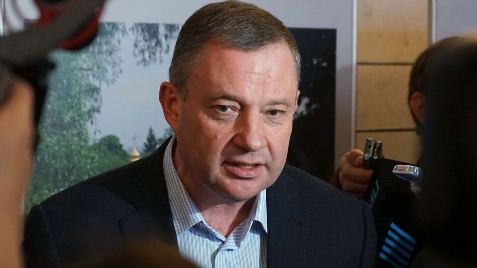 Дубневич должен сдать на хранение паспорт для выезда за границу