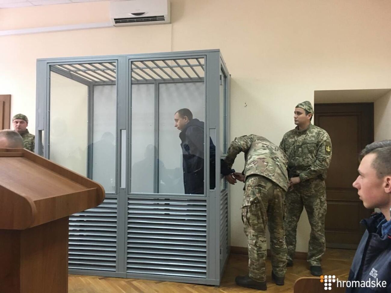 За даними слідства, Хміль стріляв по активістах Євромайдану