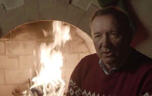 Спейси: Вы же не думали, что я упущу возможность пожелать вам веселого Рождества, не так ли?