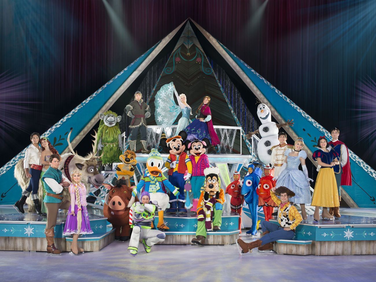 Герої шоу &ndash; персонажі різних диснеївських мультфільмів