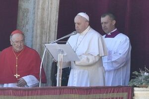 Папа римский обратился к миру с рождественским посланием